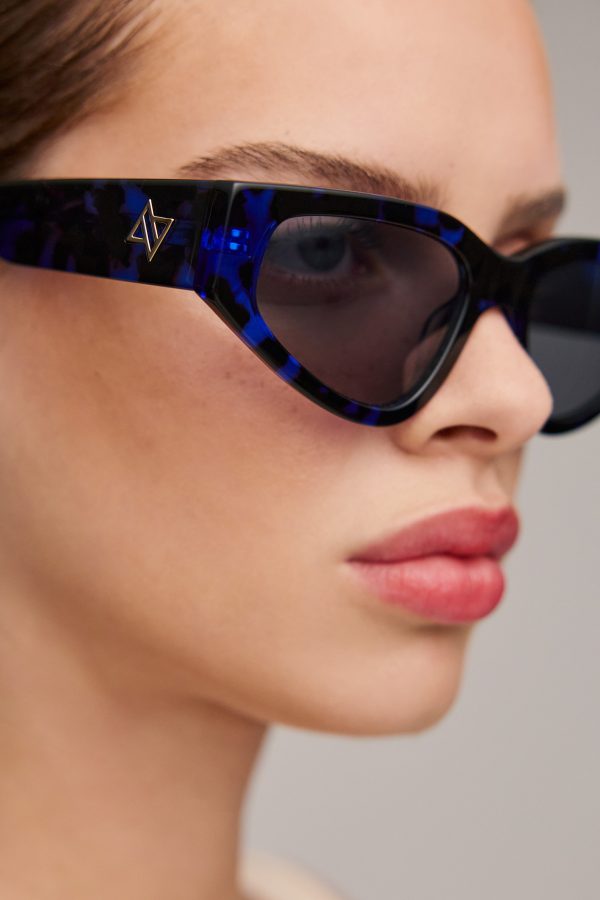 2025_02_03-AV1252-600x900