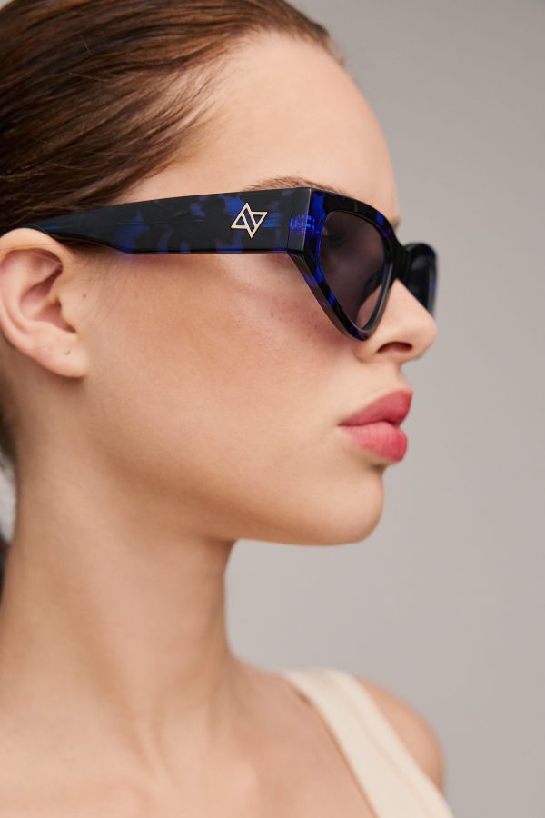 2025_02_03-AV1255-600x900