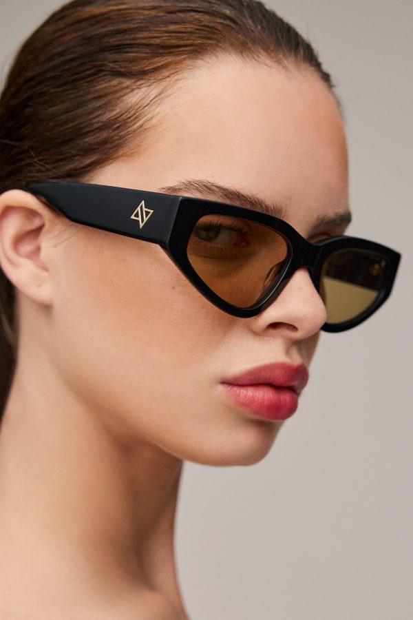 2025_02_03-AV1501-600x900