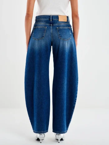 Denise Barrel Jeans – Mid Blue - Image 3
