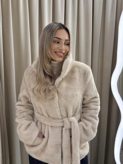 Halstatt Fur – Ecru