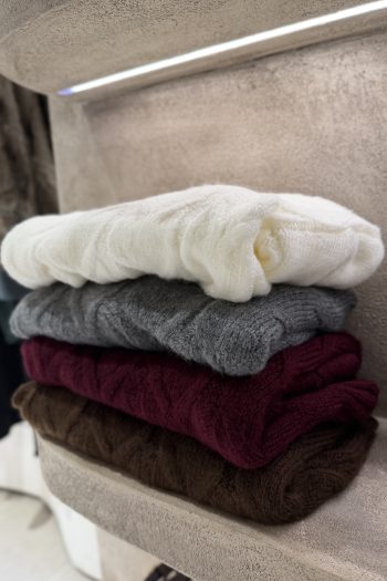 Iris Knit – Grey, Bordeaux, Brown, White - Image 3