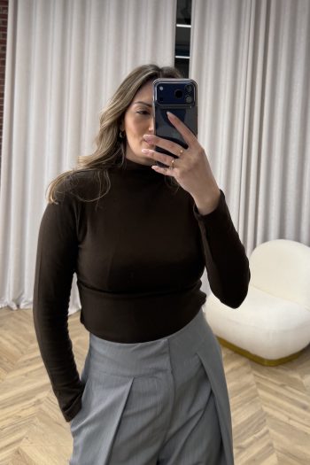 Basic Turtleneck – Brown - Image 2
