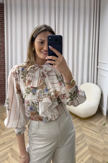 Meghan Shirt – Beige